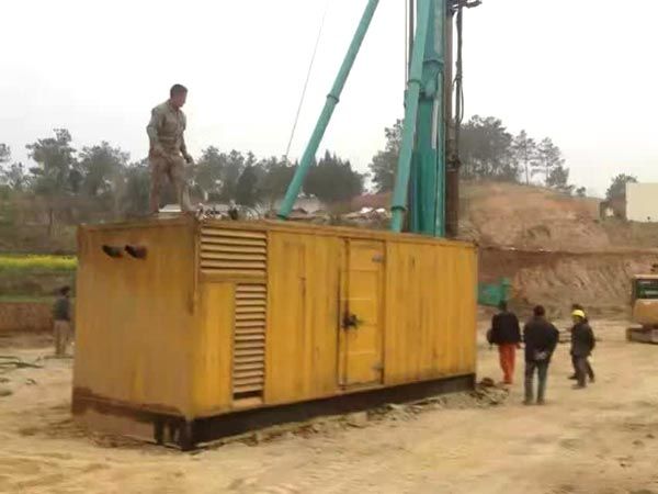 卧龙如何判断水冷式机油散热器密封件是否需要更换?